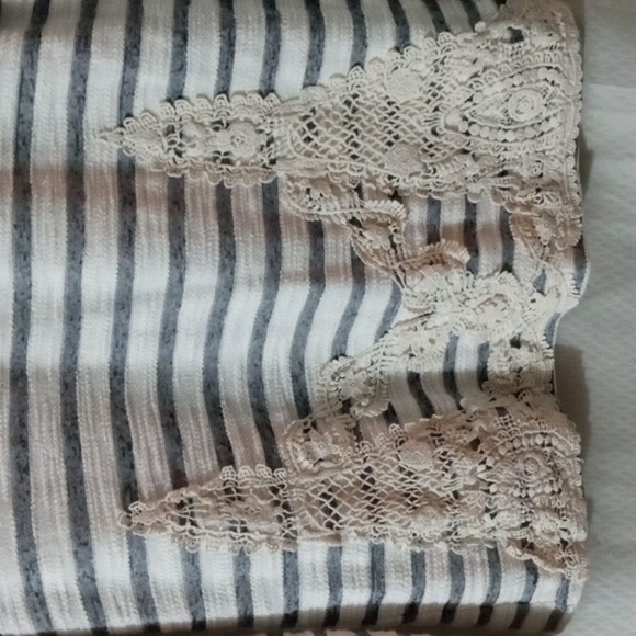 Cupio Long Sleeve Top size Small Cream  & Grey Strip, Preowned - Picture 3 of 9